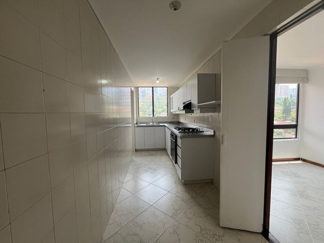 Apartamento de 3 alcobas en arriendo en El Poblado, Medellín, 154 m² · foto 5 de 18