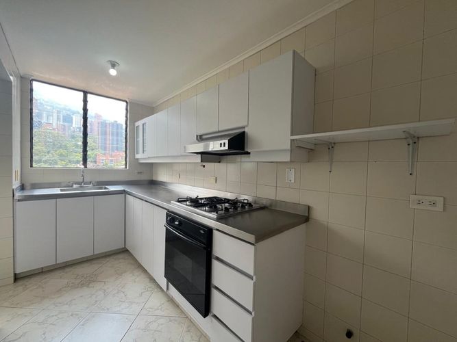 Apartamento de 3 alcobas en arriendo en El Poblado, Medellín, 154 m² · foto 7 de 18