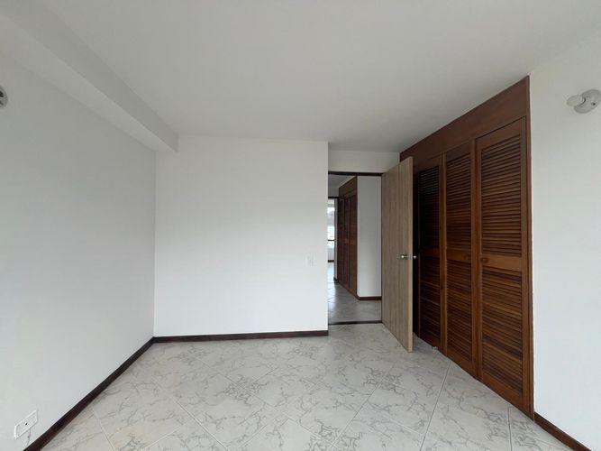 Apartamento de 3 alcobas en arriendo en El Poblado, Medellín, 154 m² · foto 9 de 18