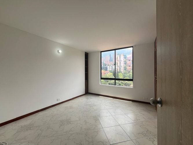 Apartamento de 3 alcobas en arriendo en El Poblado, Medellín, 154 m² · foto 14 de 18