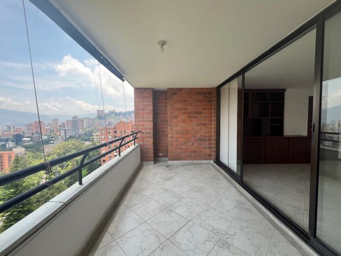 Apartamento de 3 alcobas en arriendo en El Poblado, Medellín, 154 m² · foto 17 de 18