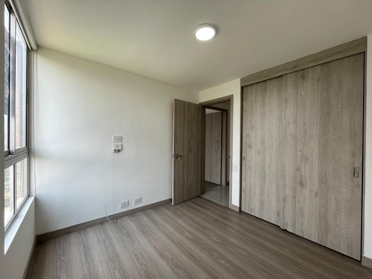 Apartamento en arriendo en El Poblado, Medellín · foto 8 de 14