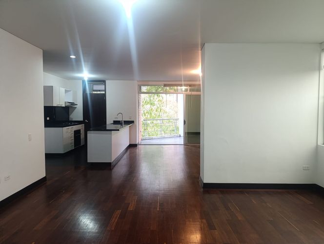 Apartamento de 1 alcoba en venta en El Poblado, Medellín, 66 m² · foto 2 de 17