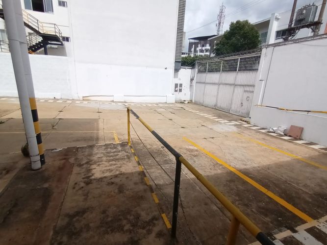 Bodega en arriendo en Conucos, Bucaramanga, 1424 m² · foto 3 de 12