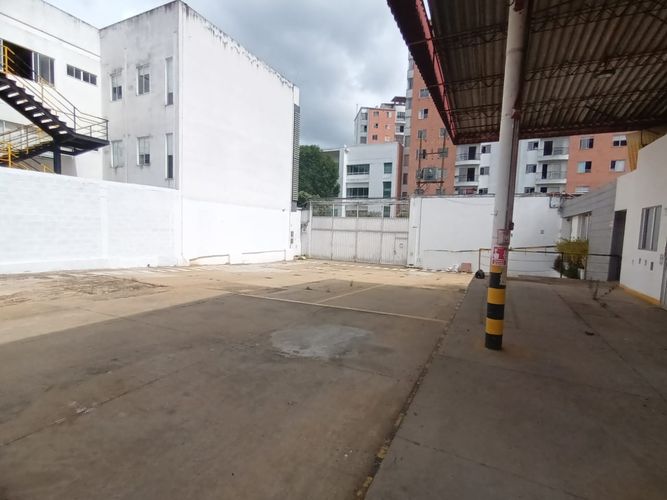Bodega en arriendo en Conucos, Bucaramanga, 1424 m² · foto 5 de 12