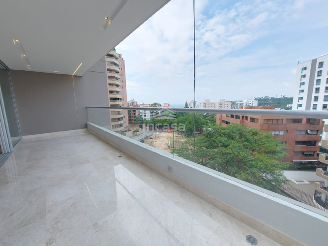 Apartamento de 3 alcobas en venta en Normandia, Cali, 221 m² · foto 1 de 24
