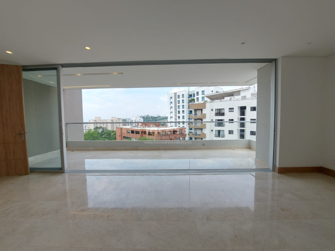 Apartamento de 3 alcobas en venta en Normandia, Cali, 221 m² · foto 2 de 24