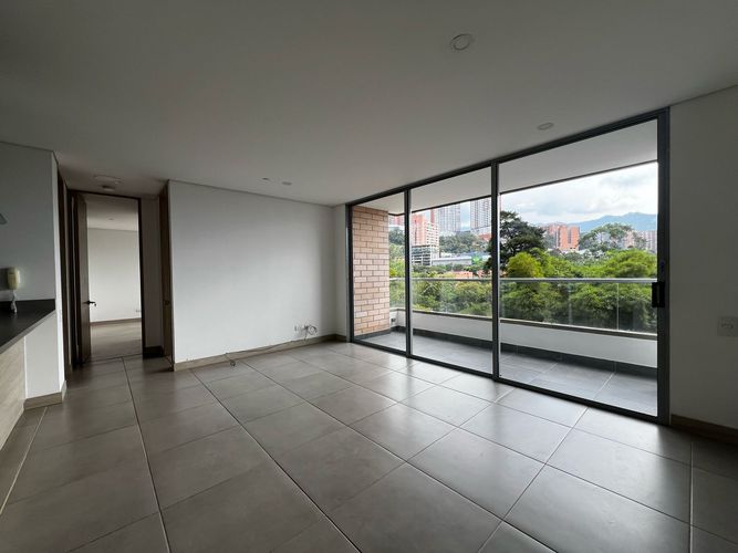 Apartamento de 2 alcobas en arriendo en Cumbres, Envigado, 77 m² · foto 2 de 17