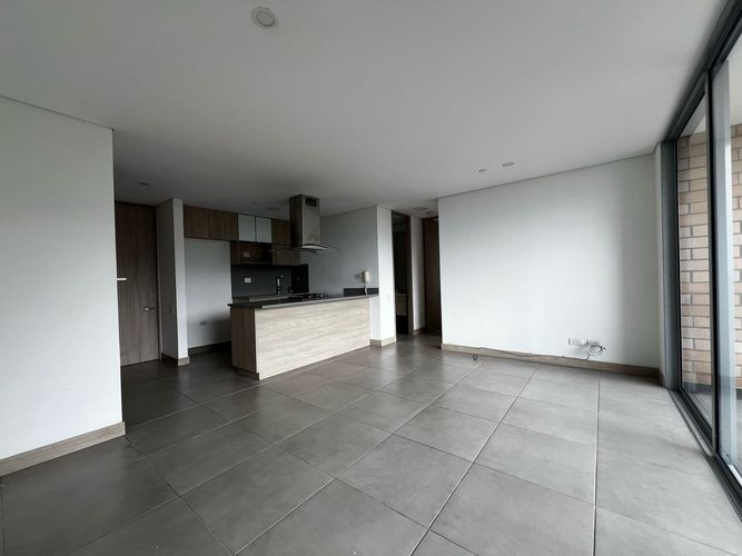 Apartamento de 2 alcobas en arriendo en Cumbres, Envigado, 77 m² · foto 4 de 17