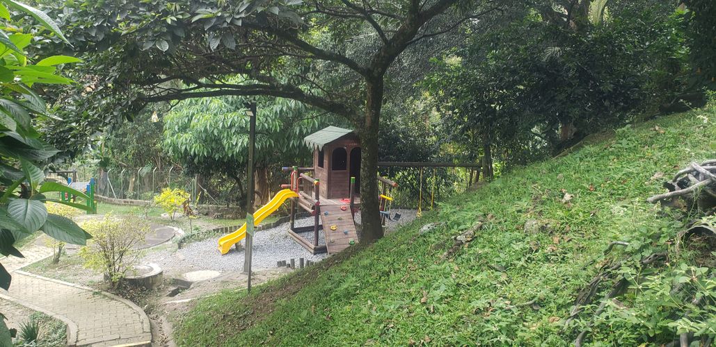 Casa de 4 alcobas en venta en Loma Del Escobero, Envigado, 130 m² · foto 23 de 24