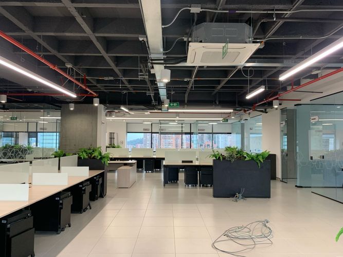 Oficina en arriendo en El Poblado, Medellín, 500 m² · foto 13 de 14