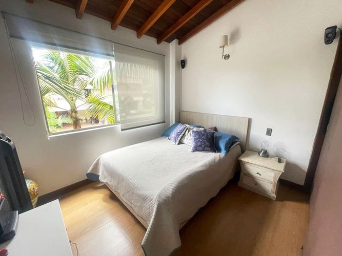 Casa de 3 alcobas en arriendo en Loma El Atravesado, Envigado, 210 m² · foto 11 de 20