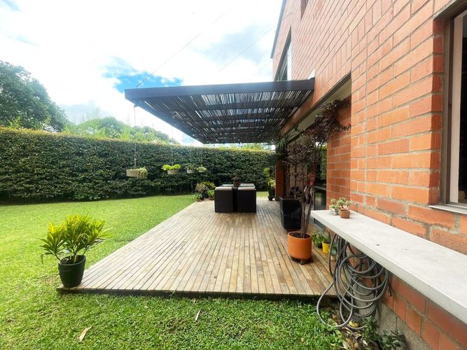 Casa de 3 alcobas en arriendo en Loma El Atravesado, Envigado, 210 m² · foto 18 de 20