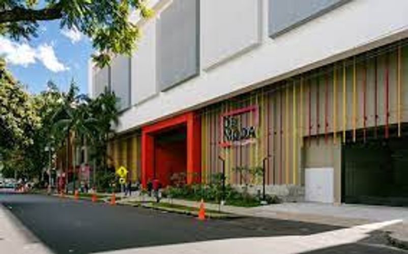 Local en arriendo en Urbanizacion Villas Del Parque, Medellín, 546 m² · foto 2 de 8