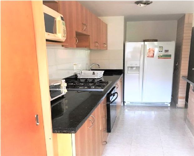 Apartamento de 2 alcobas en arriendo en El Poblado, Medellín, 90 m² · foto 6 de 13