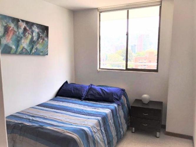 Apartamento de 2 alcobas en arriendo en El Poblado, Medellín, 90 m² · foto 8 de 13