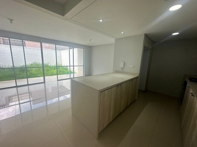 Casa de 3 alcobas en venta en Ciudad Country, Jamundí, 180 m² · foto 3 de 24