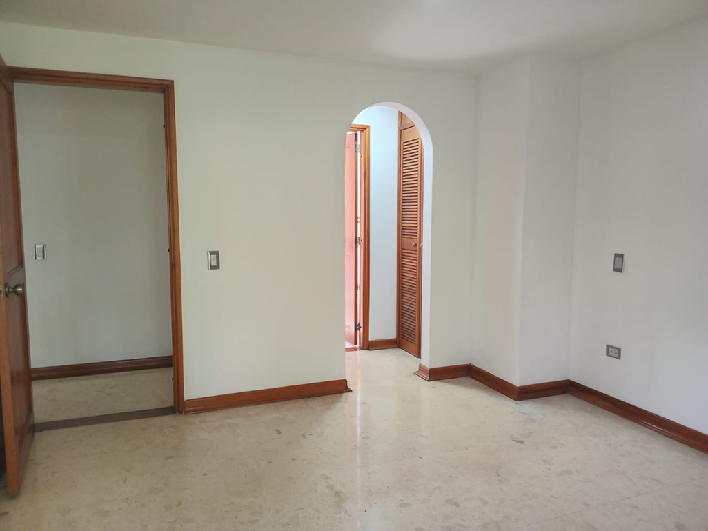 Apartamento en venta en El Poblado, Medellín · foto 6 de 15