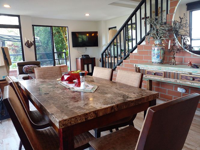 Casa de 3 alcobas en venta en Escobero, Envigado, 220 m² · foto 4 de 19