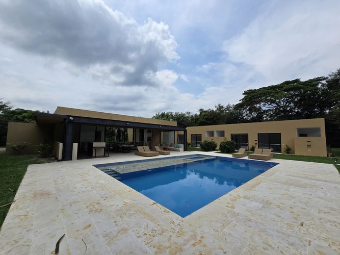 Casa de 5 alcobas en venta en Piamonte, Girardot, 722 m² · foto 4 de 24