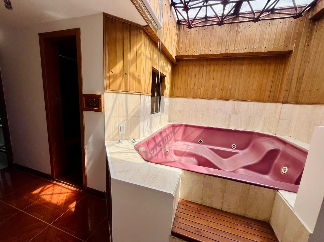 Apartamento en venta en Chico, Bogotá · foto 2 de 19