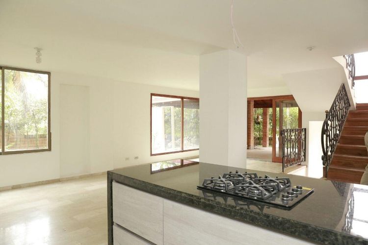 Casa de 3 alcobas en arriendo en El Poblado, Medellín, 280 m² · foto 5 de 11