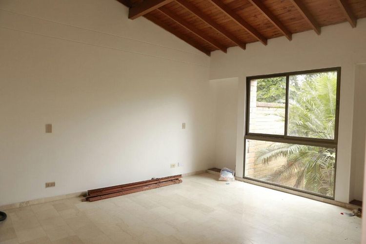 Casa de 3 alcobas en arriendo en El Poblado, Medellín, 280 m² · foto 8 de 11