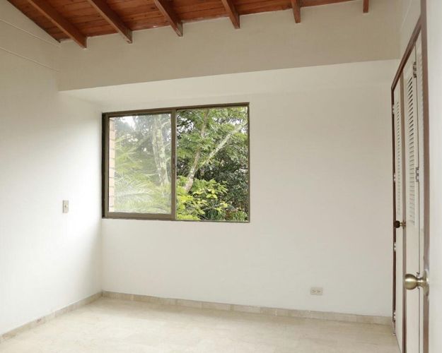 Casa de 3 alcobas en arriendo en El Poblado, Medellín, 280 m² · foto 9 de 11