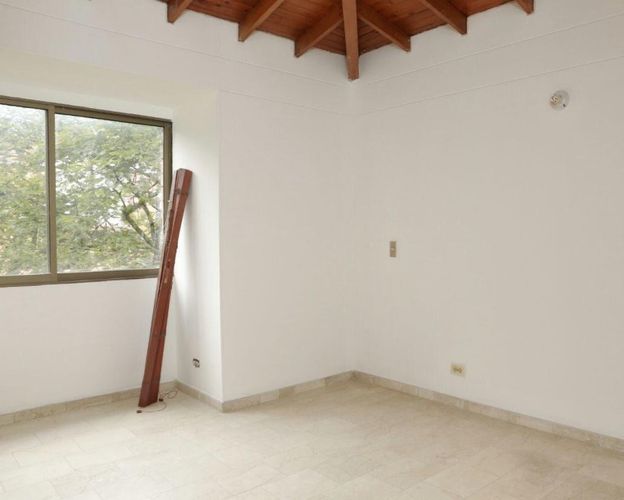 Casa de 3 alcobas en arriendo en El Poblado, Medellín, 280 m² · foto 10 de 11