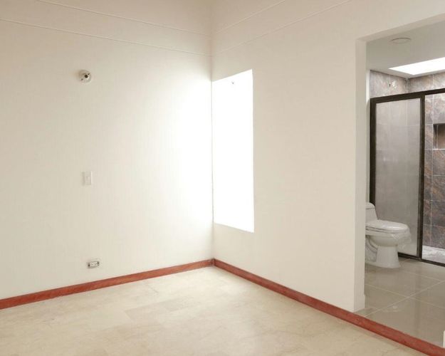 Casa de 3 alcobas en arriendo en El Poblado, Medellín, 280 m² · foto 11 de 11