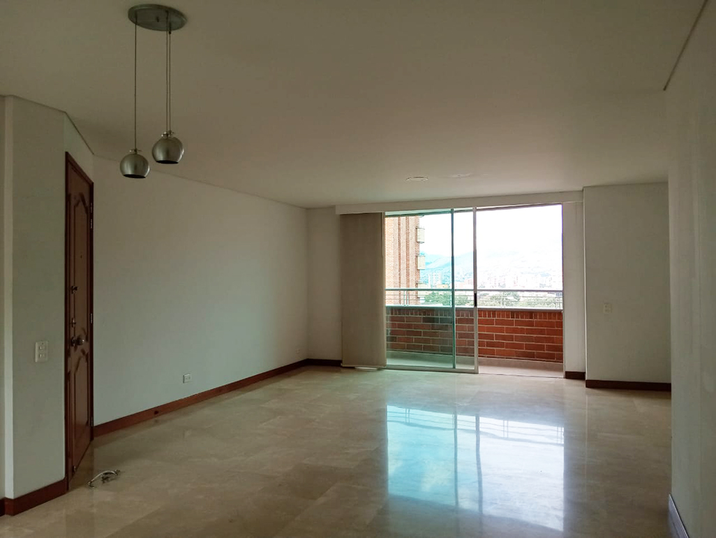 Apartamento en arriendo en Laureles, Medellín · foto 3 de 19