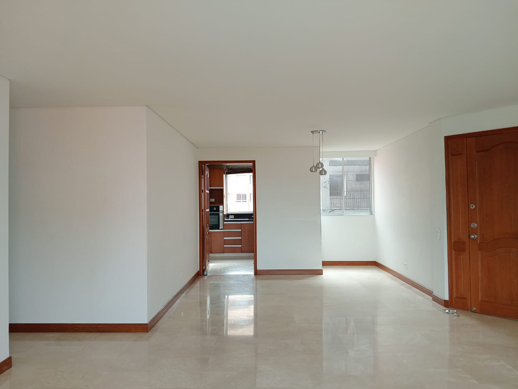 Apartamento en arriendo en Laureles, Medellín · foto 4 de 19