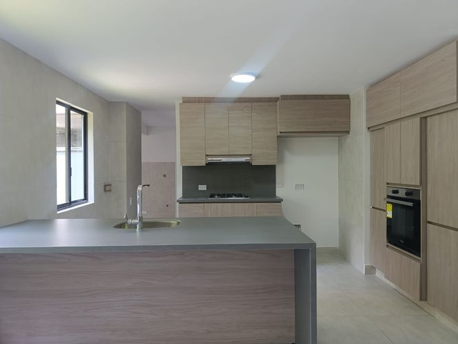 Apartamento de 2 alcobas en arriendo en El Poblado, Medellín, 180 m² · foto 6 de 20