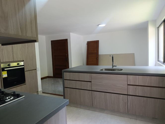 Apartamento de 2 alcobas en arriendo en El Poblado, Medellín, 180 m² · foto 9 de 20