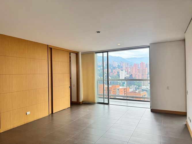 Apartamento de 1 alcoba en arriendo en El Poblado, Medellín, 95 m² · foto 2 de 14