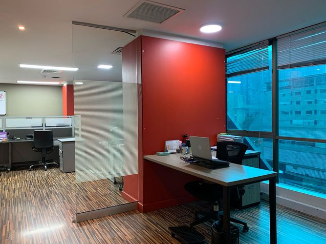 Oficina en arriendo en El Poblado, Medellín, 255 m² · foto 7 de 13
