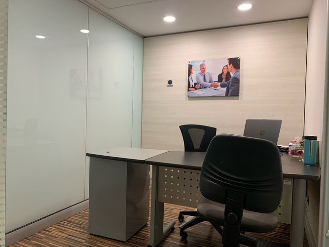 Oficina en arriendo en El Poblado, Medellín, 255 m² · foto 8 de 13