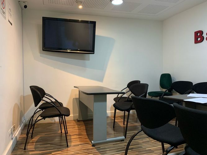 Oficina en arriendo en El Poblado, Medellín, 255 m² · foto 11 de 13