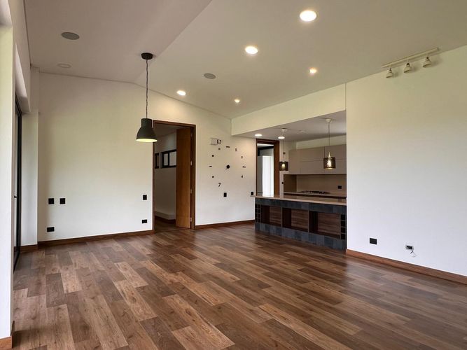 Casa de 3 alcobas en venta en La Mosquita, Guarne, 360 m² · foto 2 de 20