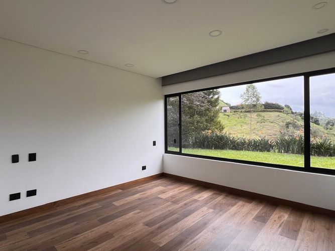 Casa de 3 alcobas en venta en La Mosquita, Guarne, 360 m² · foto 9 de 20