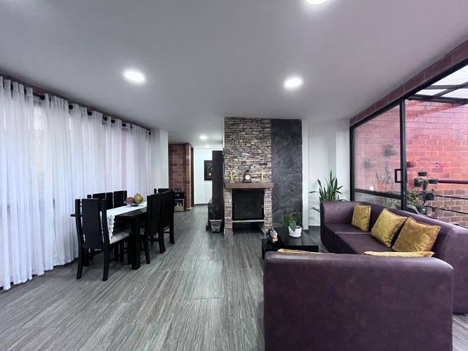 Casa de 7 alcobas en venta en Colina Campestre, Envigado, 477 m² · foto 3 de 20