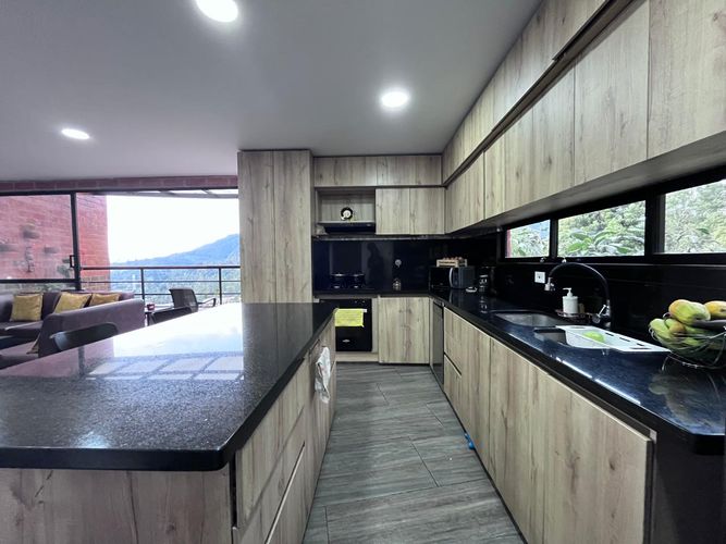 Casa de 7 alcobas en venta en Colina Campestre, Envigado, 477 m² · foto 5 de 20