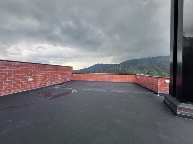 Casa de 7 alcobas en venta en Colina Campestre, Envigado, 477 m² · foto 19 de 20