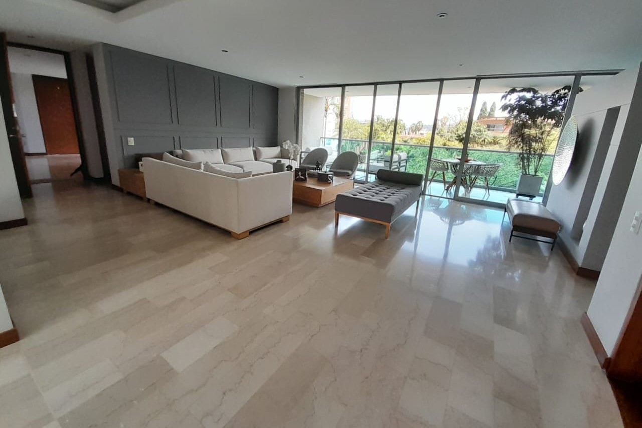 Apartamento en arriendo en El Poblado, Medellín · foto 2 de 10