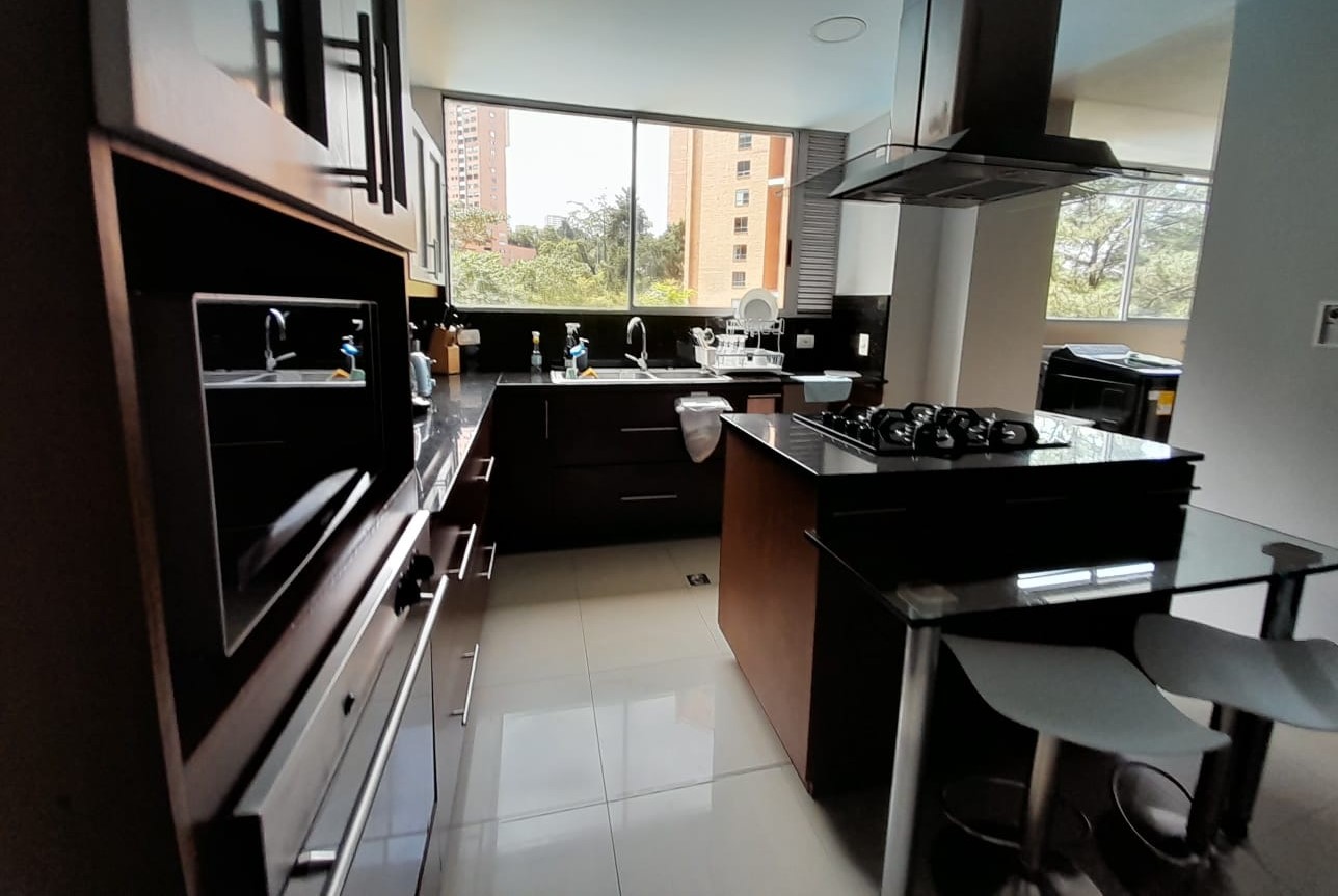 Apartamento en arriendo en El Poblado, Medellín · foto 5 de 10