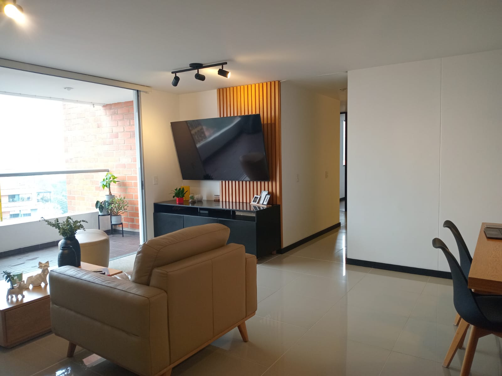 Apartamento en arriendo en La Pradera, Envigado · foto 3 de 19