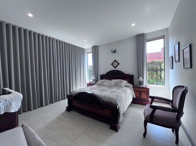 Casa de 3 alcobas en arriendo en Carrizales, Envigado, 260 m² · foto 11 de 19