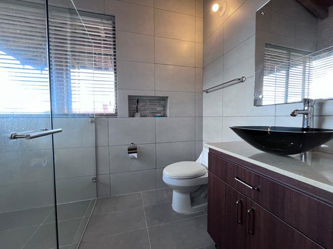 Casa de 3 alcobas en arriendo en Carrizales, Envigado, 260 m² · foto 15 de 19