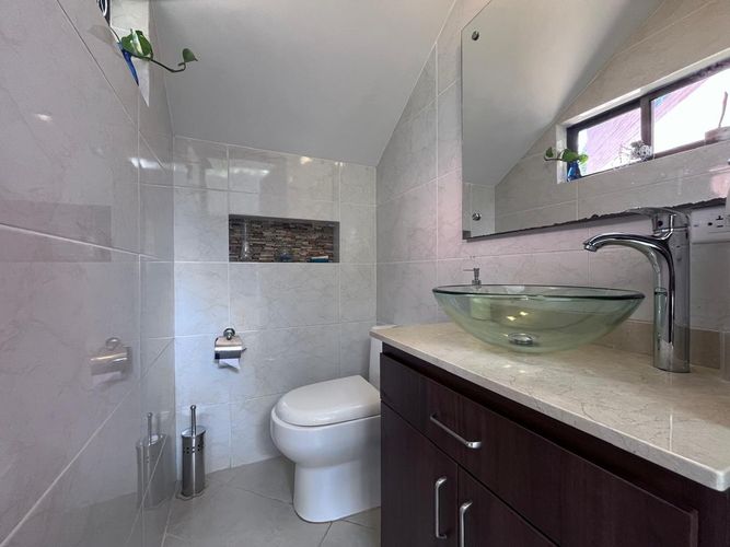 Casa de 3 alcobas en arriendo en Carrizales, Envigado, 260 m² · foto 16 de 19