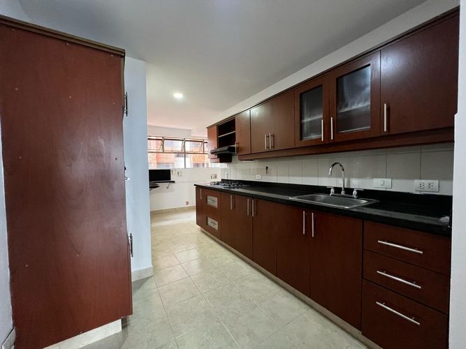 Apartamento de 3 alcobas en arriendo en Santa María De Los Ángeles, Medellín, 136 m² · foto 5 de 18